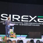 Énergie: Une vue large d'un stand d'entreprise innovant lors du salon de l'énergie SIREXE 2024 à Abidjan, en Côte d'Ivoire, présentant les avancées technologiques dans les ressources extractives et l'énergie durable pour l'Afrique.