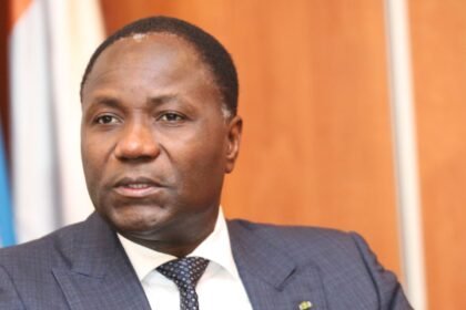 Productivité: Un portrait de Mamadou Sangafowa-Coulibaly, ministre ivoirien des Mines, du Pétrole et de l'Énergie, en mars 2026, alors qu'il dirige la stratégie nationale visant à transformer le secteur extractif en un pilier économique majeur grâce aux partenariats internationaux et à l'initiative SIREXE 2026.