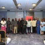 innovation: Une affiche promotionnelle pour le concert gospel en live de Michael Manya, tenu le 15 mars 2026 au Palais de la Culture d'Abidjan, mettant en scène l'artiste congolais sur un fond de scène dynamique sous le thème du renouveau spirituel.