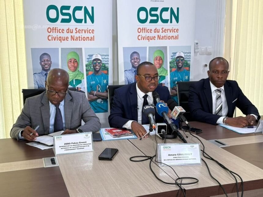 Intégrité : des responsables de l'Office du Service Civique National (OSCN) lors du lancement officiel du Parcours Citoyen 2026 à Abidjan le 27 mars 2026, annonçant la sélection de 900 élèves pour le programme national de formation civique et citoyenne.