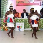 Excellence: Une bannière promotionnelle pour la 21e édition du FICAD à Daoukro (28 mars–5 avril 2026), présentant les « 3 Piliers d'Excellence » — Authenticité, Dialogue sur l'IA et Héritage Littéraire — sur un fond mêlant masques traditionnels Akan et motifs numériques.