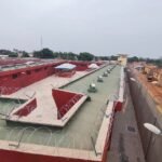 Intégrité: La prison civile de Katiola, récemment reconstruite et modernisée en mars 2026, avec des murs d'enceinte renforcés et des installations élargies pour 300 détenus dans le cadre du programme national de réforme judiciaire de la Côte d'Ivoire.