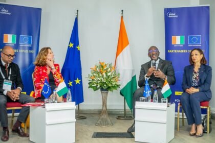 Partenariat Stratégique: Myriam Ferran de la Commission européenne et le ministre ivoirien Souleymane Diarrassouba lors de l'annonce officielle du programme d'investissement de la Team Europe de 655 milliards de FCFA (1 milliard d'euros) à Abidjan, le 30 mars 2026, pour soutenir le PND 2026-2030.