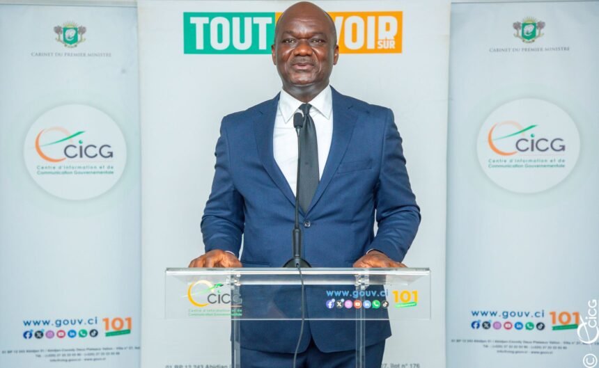 Efficacité Administrative: Yves-Alain Ouloto, Directeur de la Qualité et de l'Accompagnement du Changement au ministère ivoirien de la Fonction Publique, s'exprimant à Abidjan le 31 mars 2026 sur les réformes ayant réduit les délais de traitement des réclamations à 7 jours et accéléré le paiement des salaires des fonctionnaires.